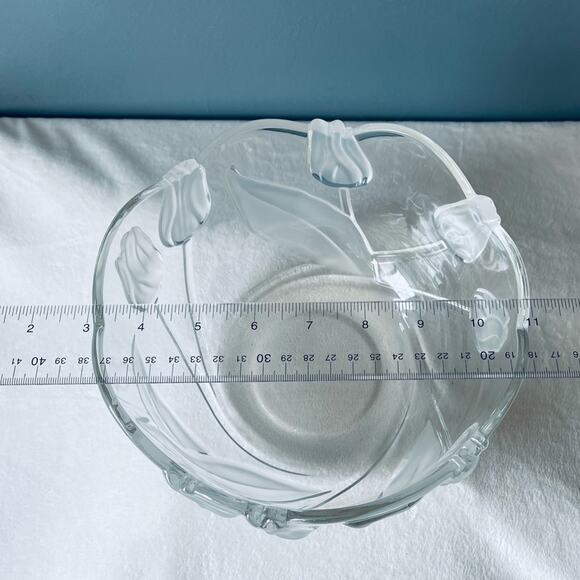 Vintage Mikasa Tivoli Frosted Tulip Serving Bowl Glass Flower Decorative - Picture 6 of 10